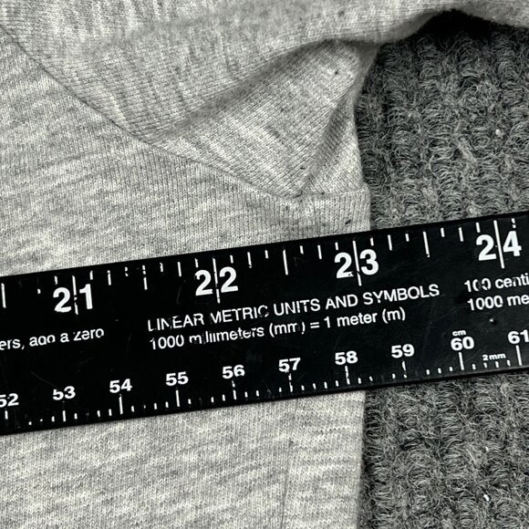 Nike Dri-Fit Mens XL Gray Tee Shirt Athletic Cut Spellout Swirly Logo Graphic - Picture 7 of 10